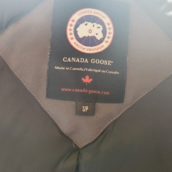 CANADA GOOSE FULLY LINED HOODED ZIP DOWN COAT SIZE SMALL - Picture 10 of 16